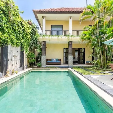 Cometa Prime 3Br Private Pool Luxury Villa Seminyak